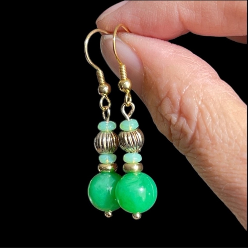 1950s lucite bead gold tone drop earrings